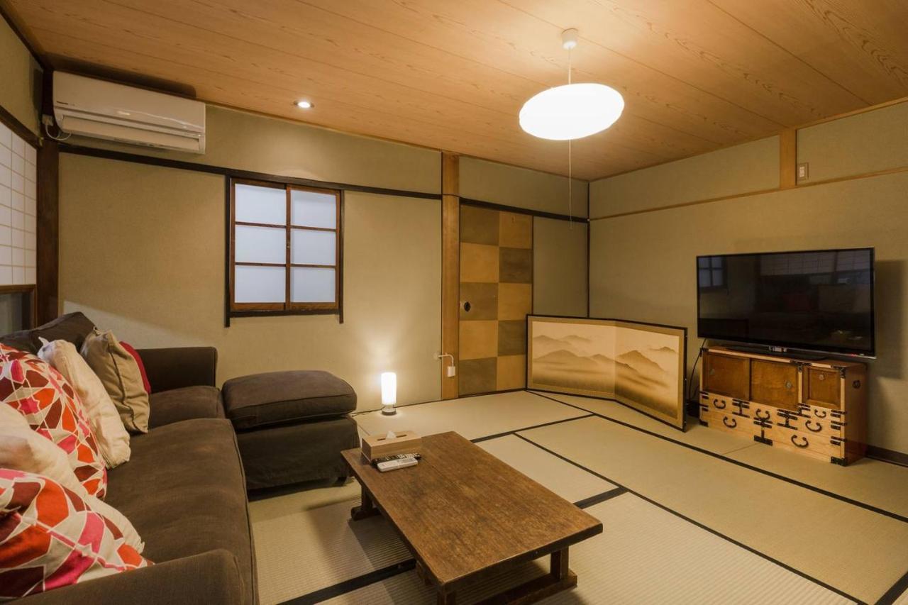 京都二条城近く京町屋120年の歴史に泊まる Luaran gambar