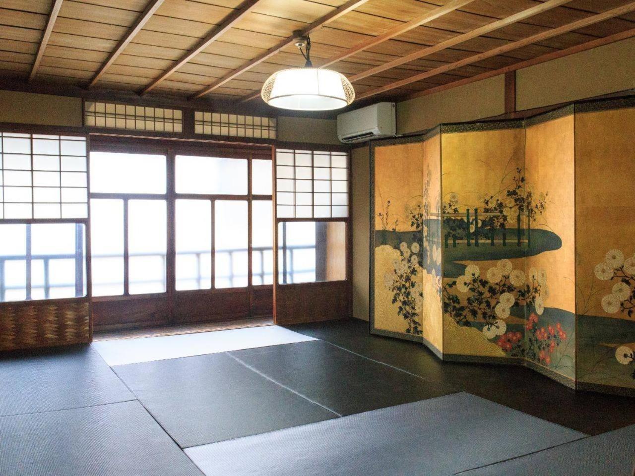 京都二条城近く京町屋120年の歴史に泊まる Luaran gambar