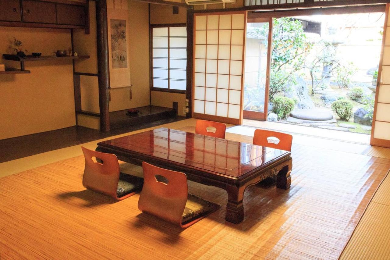 京都二条城近く京町屋120年の歴史に泊まる Luaran gambar