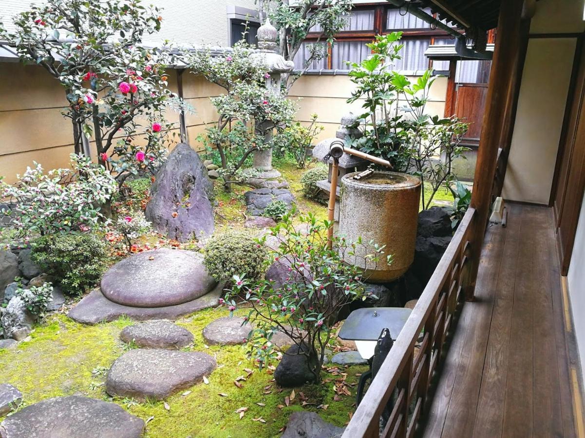 京都二条城近く京町屋120年の歴史に泊まる Luaran gambar